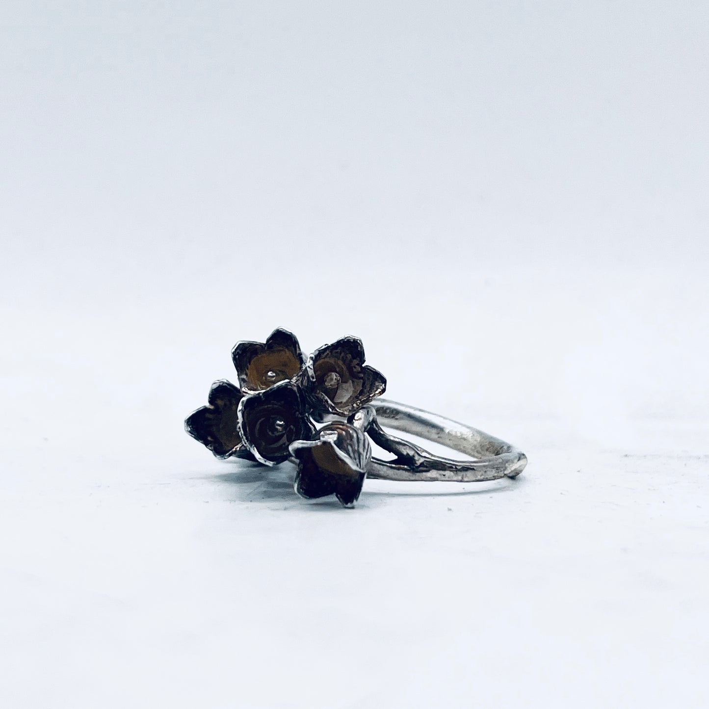 Anello Artigianale MUGHETTI Mod. CLASSICO  Realizzato con Antica SPILLA in Argento 800(Prima Metà del ’900)
