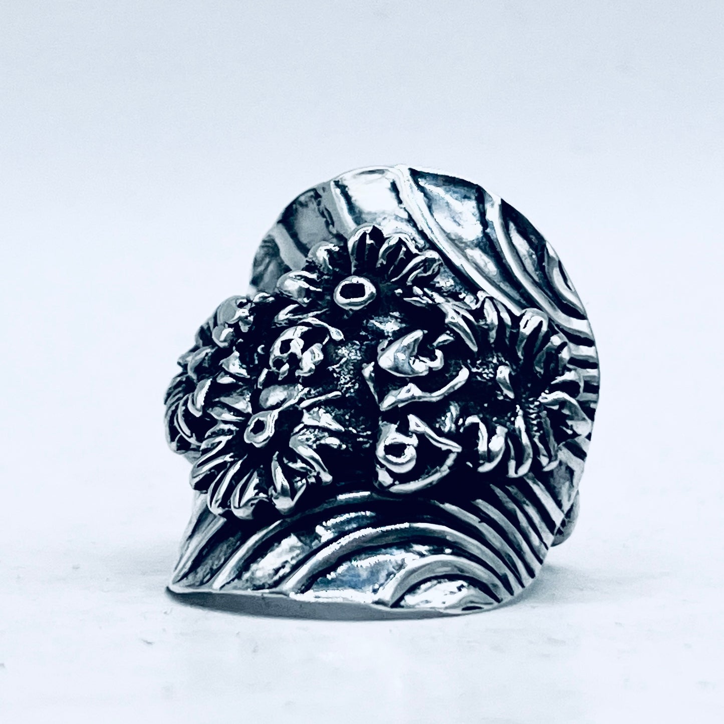 Anello Artigianale CONCHIGLIA MARGHERITE Mod. INTERO  Realizzato con intero Antico Cucchiaino in Argento 800(Prima Metà del ’900)