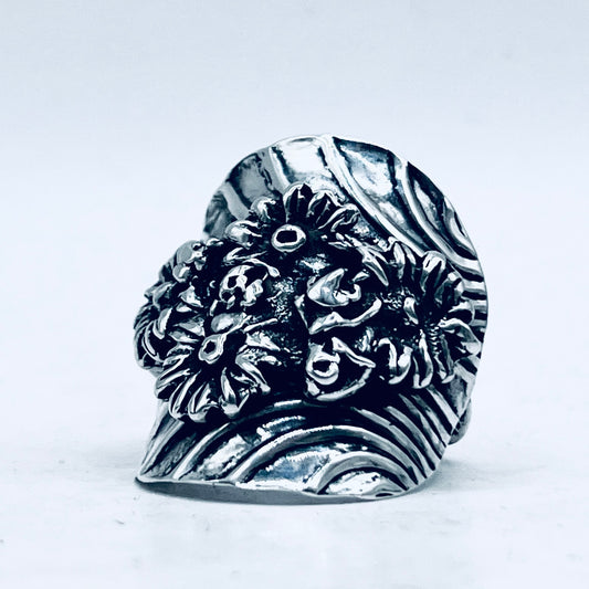 Anello Artigianale CONCHIGLIA MARGHERITE Mod. INTERO  Realizzato con intero Antico Cucchiaino in Argento 800(Prima Metà del ’900)