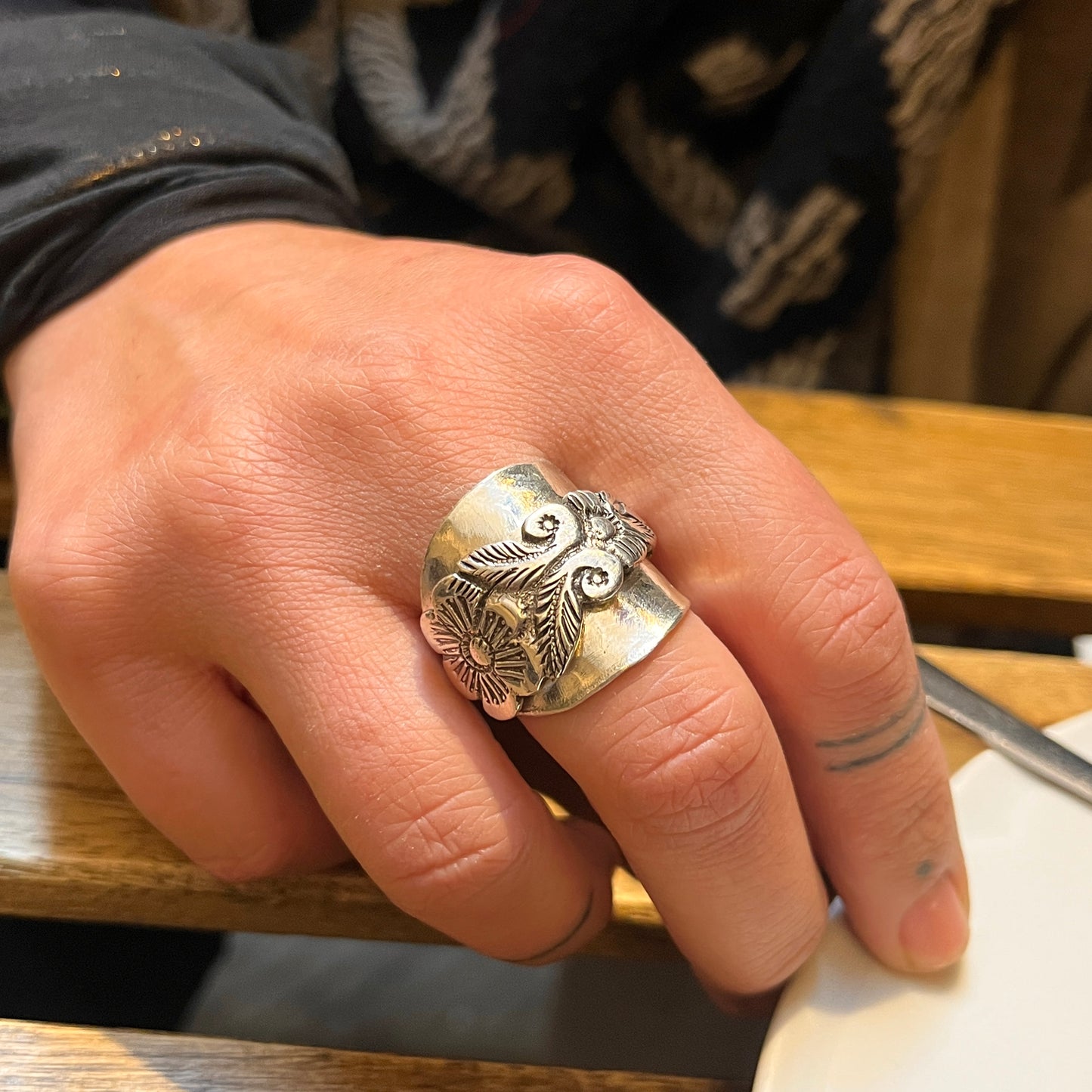 Anello Artigianale FIORE PERÙ Mod. INTERO MARTELLATO Realizzato con intero Antico Cucchiaino in Argento 925(Prima Metà del ’900)