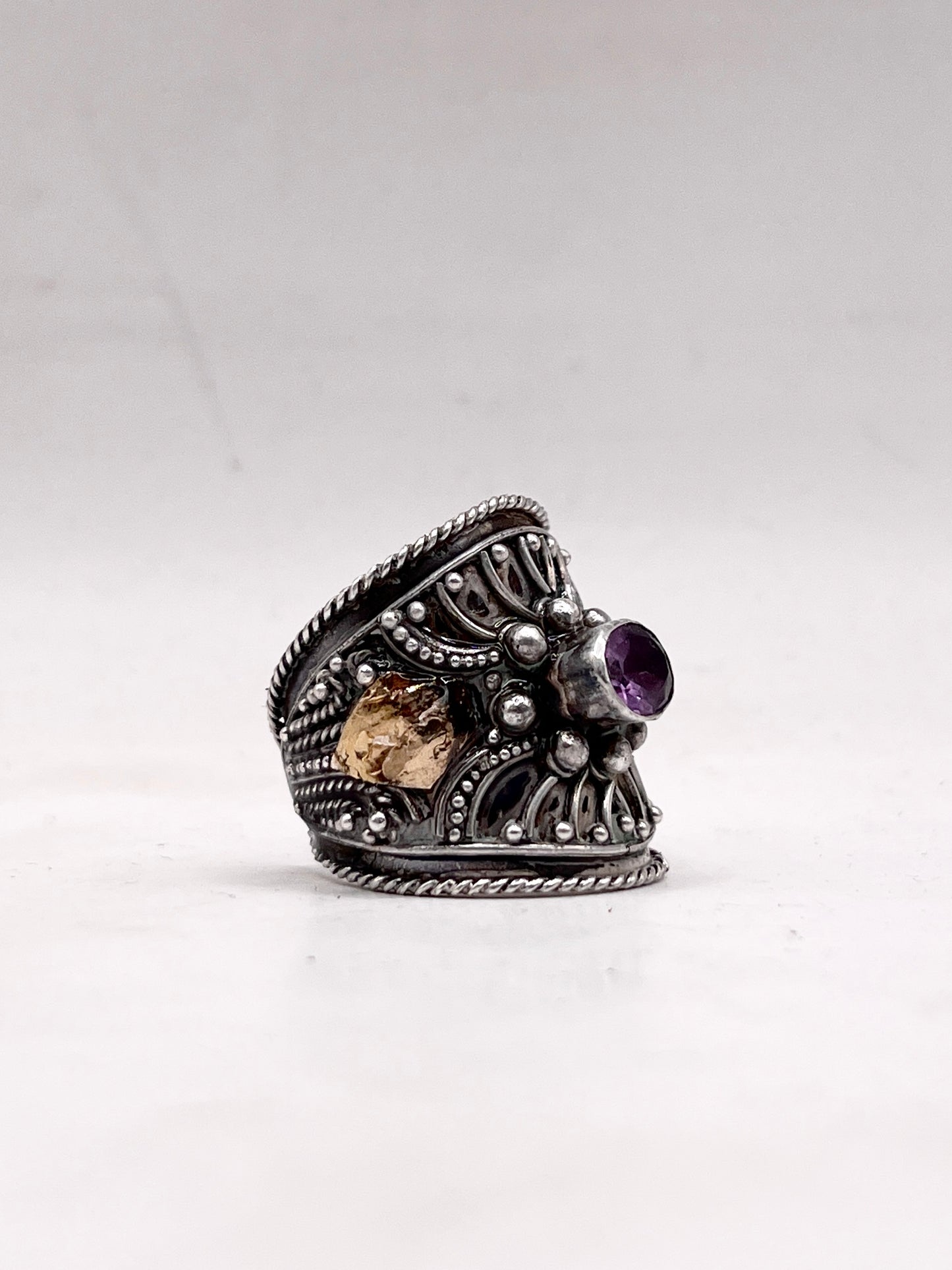 Anello Artigianale SGUARDO Mod. SPILLA AMETISTA Realizzato con Antica spilla in Argento (Prima Metà del ’900)