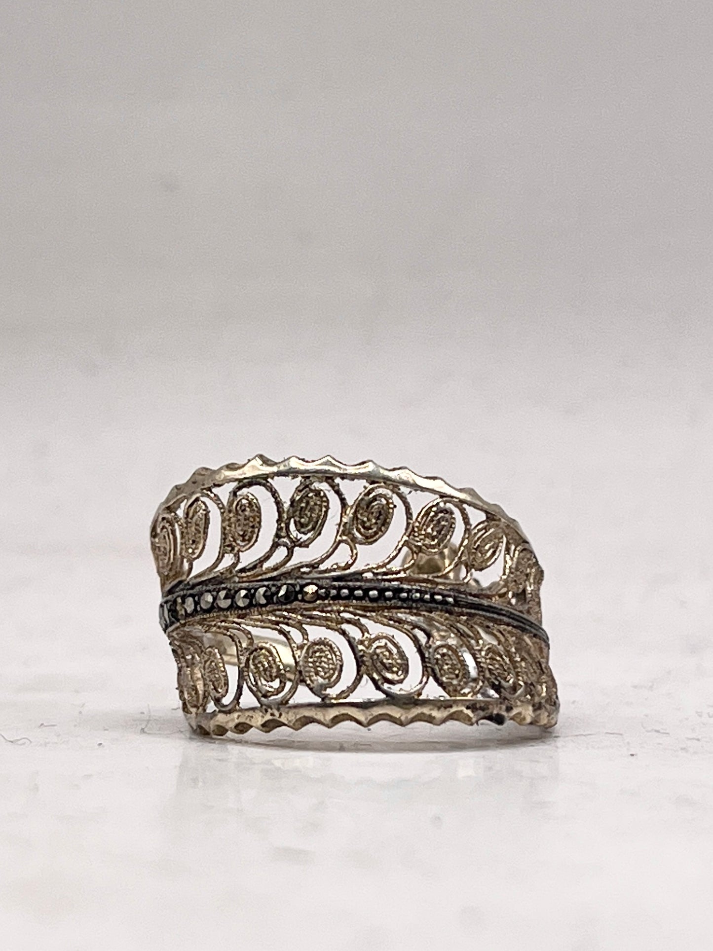 Anello Artigianale SPILLA FELCE Mod. SPILLA FILIGRANA e MARCASSITI Realizzato con Antica spilla in Argento (Prima Metà del ’900)