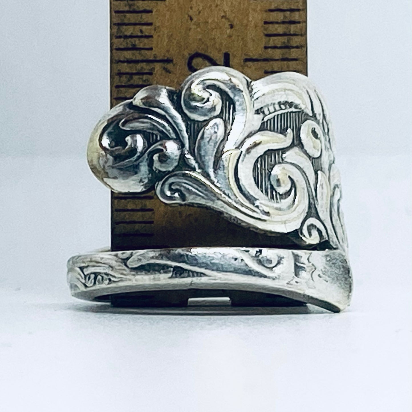 Anello Artigianale DECORO Mod. CLASSICO/SPIRALE  Realizzato con Antica posata in Argento (Prima Metà del ’900)