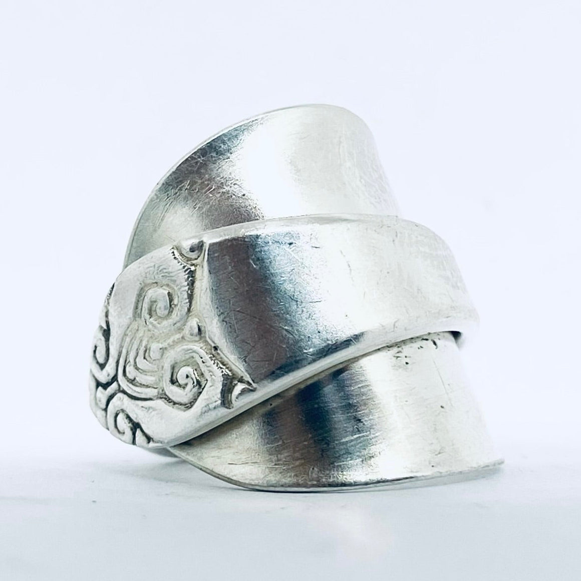 Anello Artigianale Mod. INTERO  Realizzato con intero Antico Cucchiaino in Argento (Prima Metà del ’900)