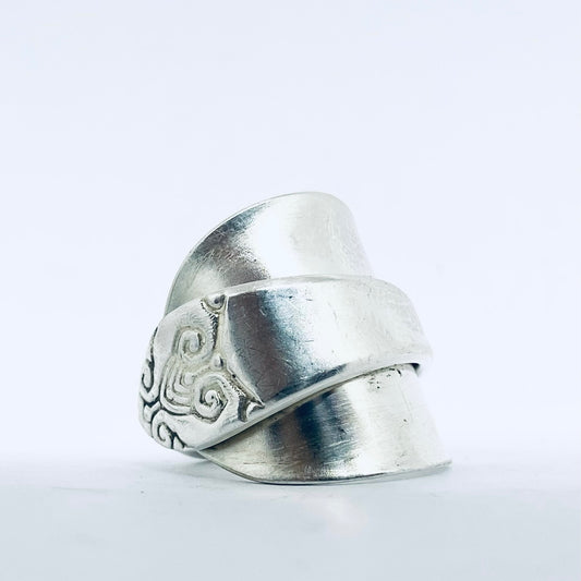Anello Artigianale Mod. INTERO  Realizzato con intero Antico Cucchiaino in Argento (Prima Metà del ’900)