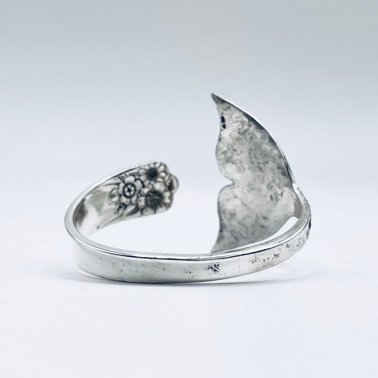 Bracciale Artigianale GIRASOLI  Mod. CODA MARTELLATA  Realizzato con Antica posata in Argento (Prima Metà del ’900)