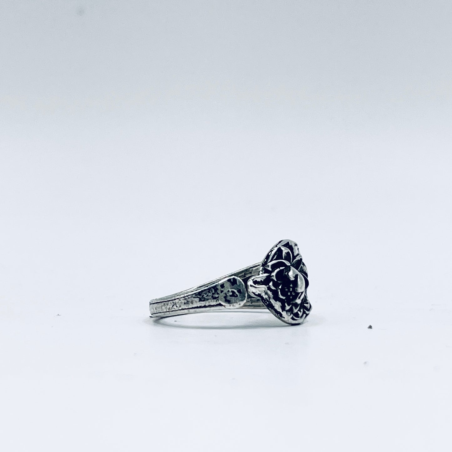 Anello Artigianale FIORE DI LOTO Mod. CLASSICO Realizzato con Antica posata in Argento (Prima Metà del ’900)