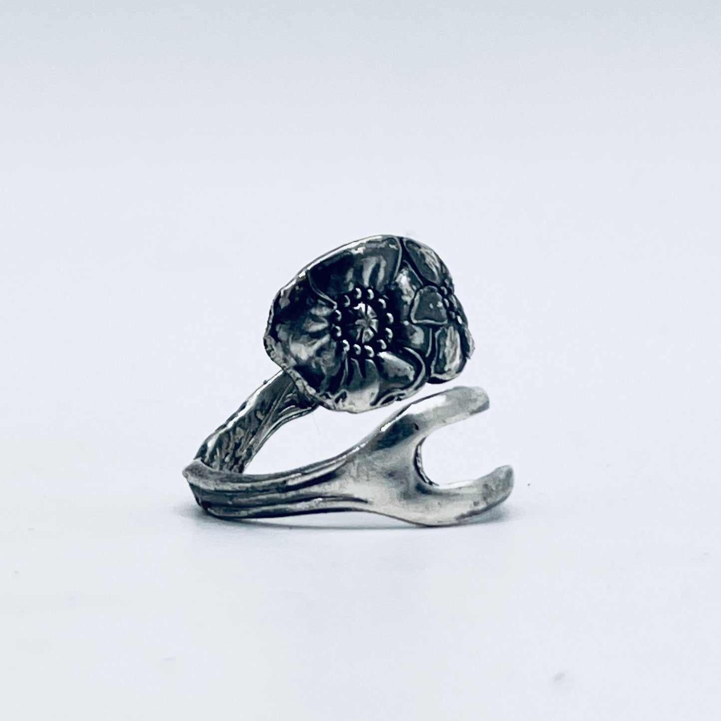 Anello Artigianale ANEMONE Mod. PINZETTA  Realizzato con Antica posata in Argento (Prima Metà del ’900)