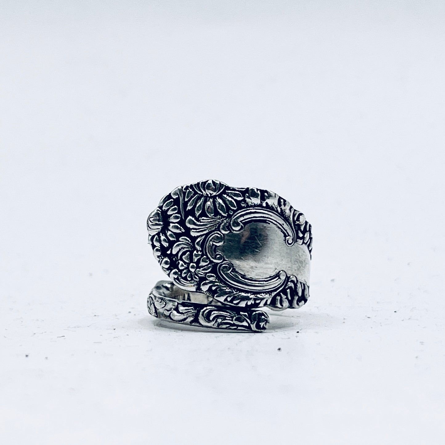 Anello Artigianale Mod. SPIRALE  FIORI SUPER Realizzato con Antica posata in Argento (Prima Metà del ’900)