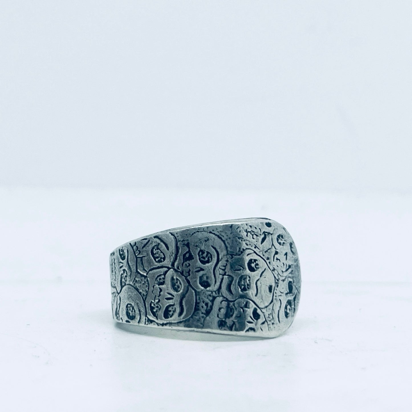Anello Artigianale CALAVERAS Mod. CLASSICO  Realizzato con Antica posata in Argento (Prima Metà del ’900)
