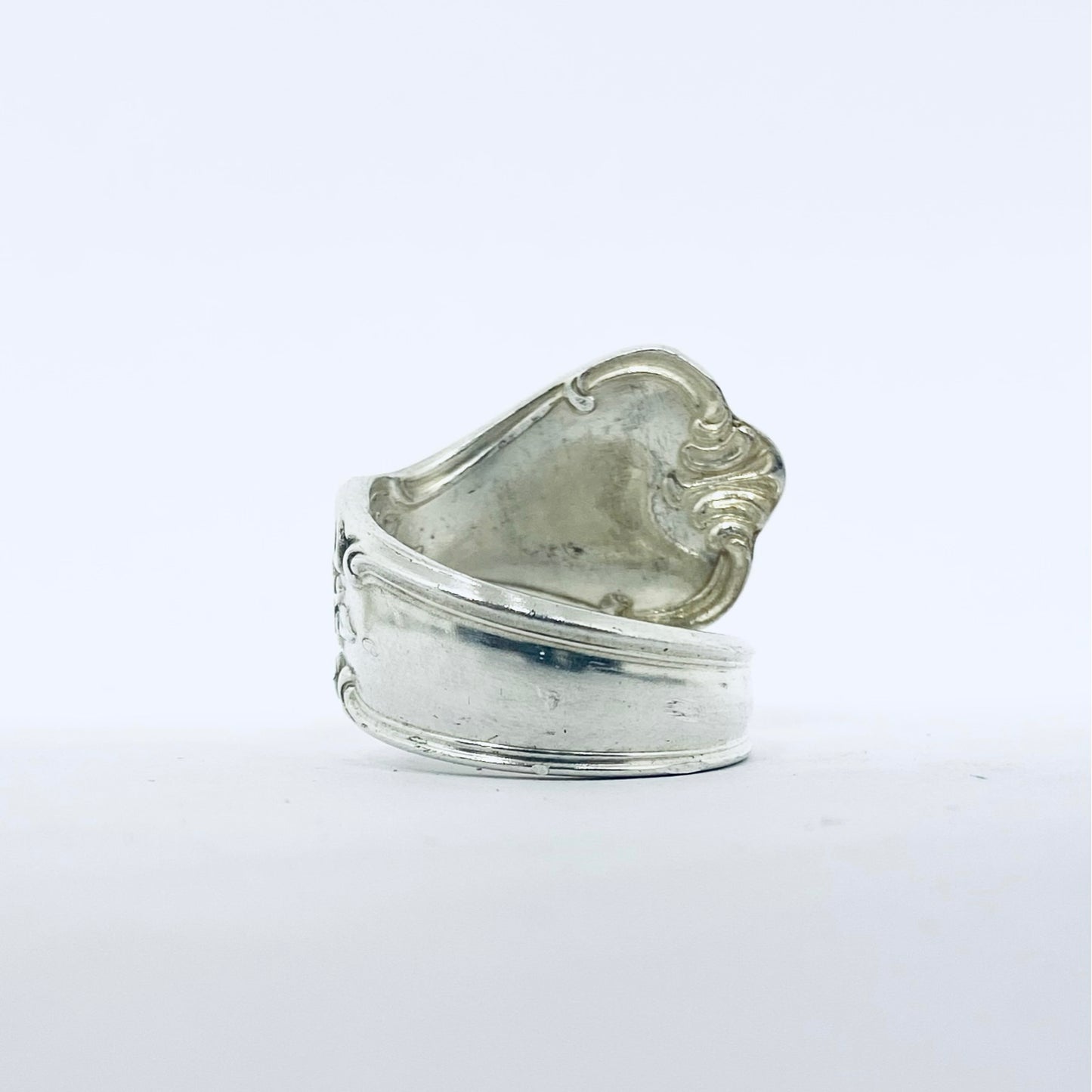 Anello Artigianale con Iniziale M