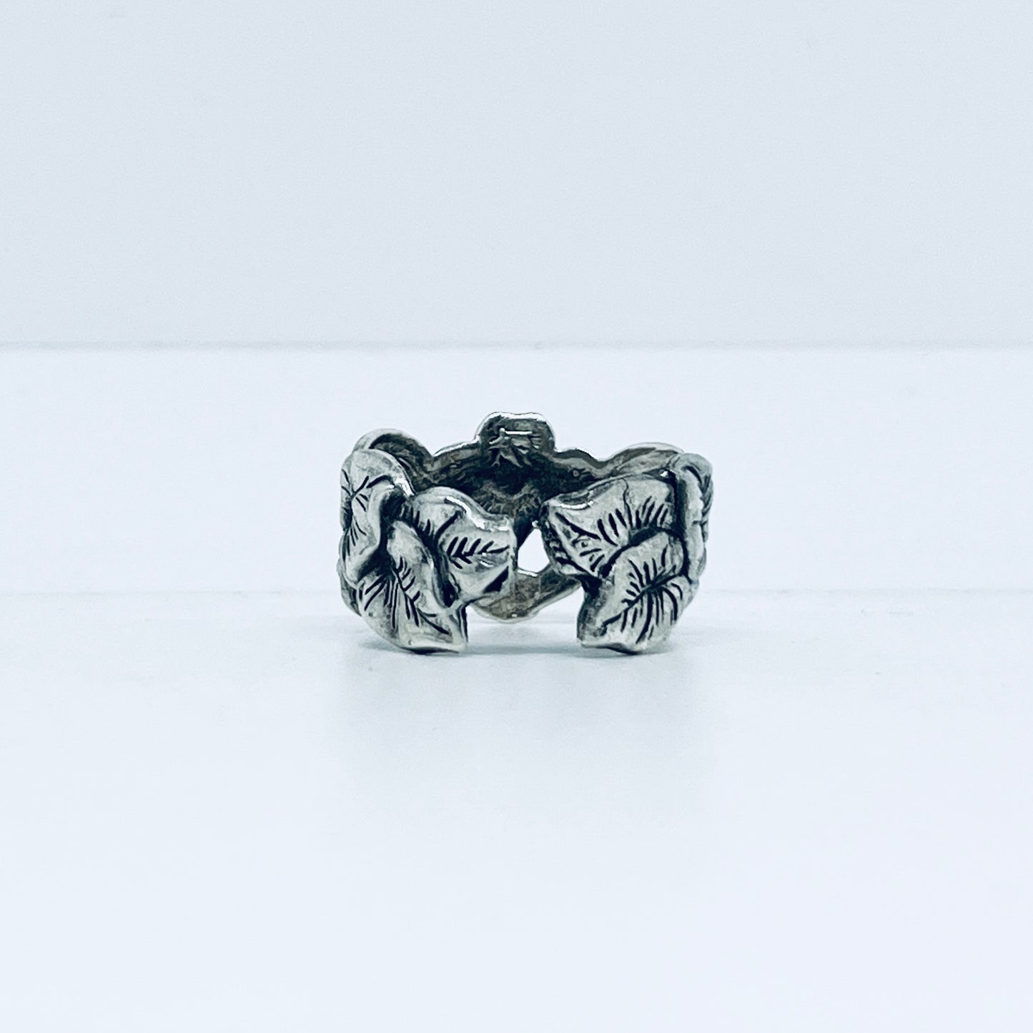 Anello Artigianale NARCISO Mod. SPILLA Realizzato con Antica spilla in Argento (Prima Metà del ’900)