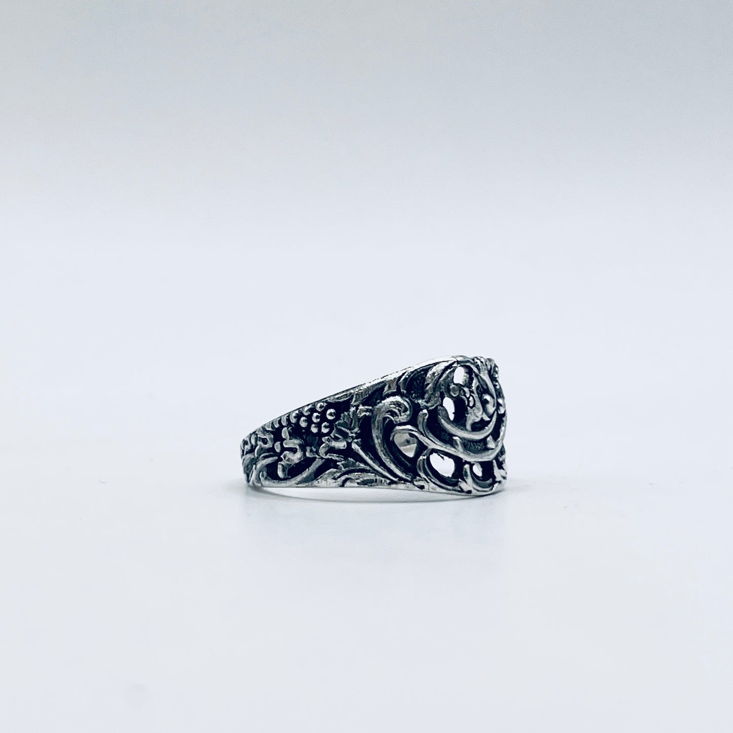 Anello Artigianale UVA TRAFORATO Mod. CLASSICO  Realizzato con Antica posata in Argento (Prima Metà del ’900)