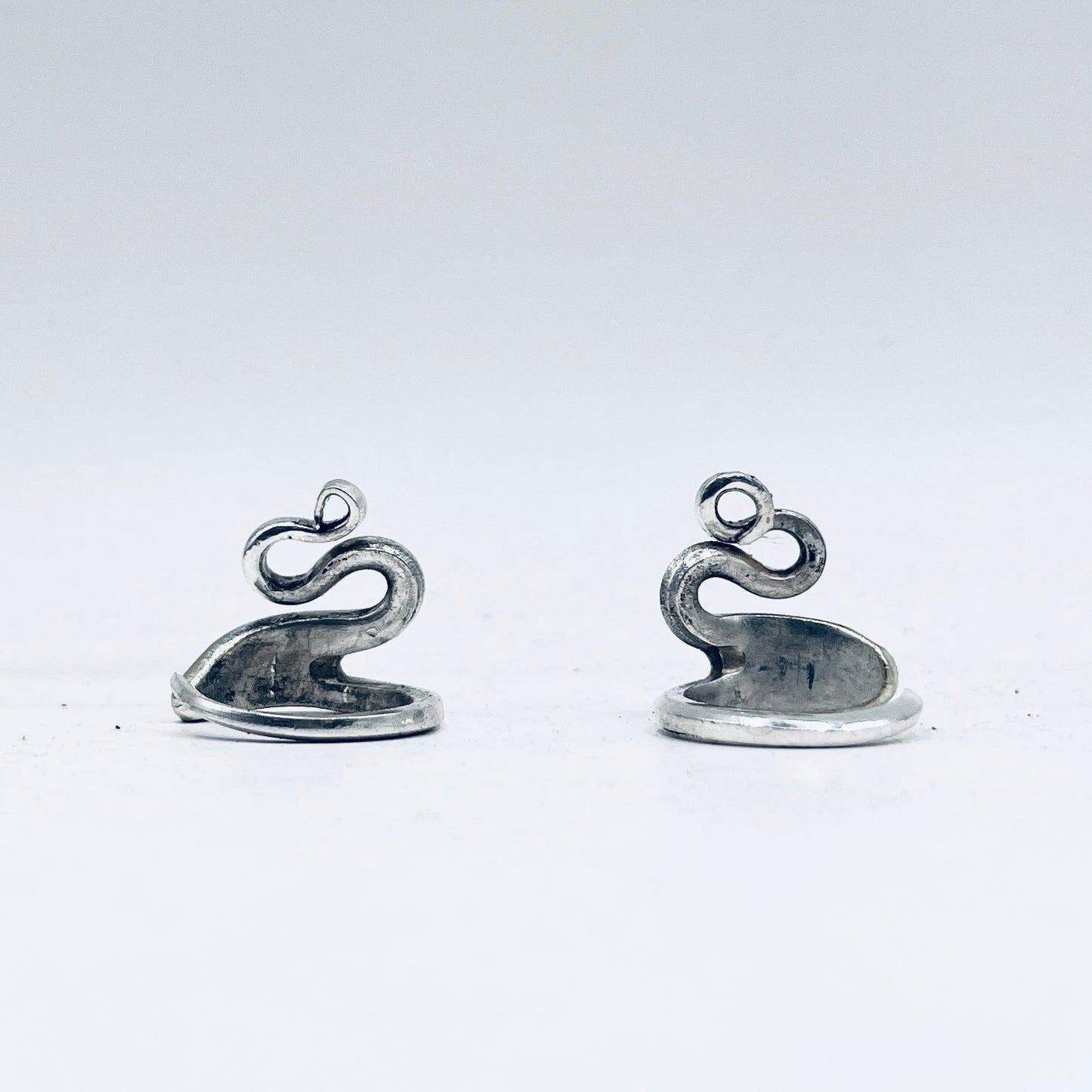 Anello Artigianale Mod. FORCHETTINA CAPRICCIO A-B Realizzato con parte di antica forchettina in Argento (Prima Metà del ’900) (Copia)