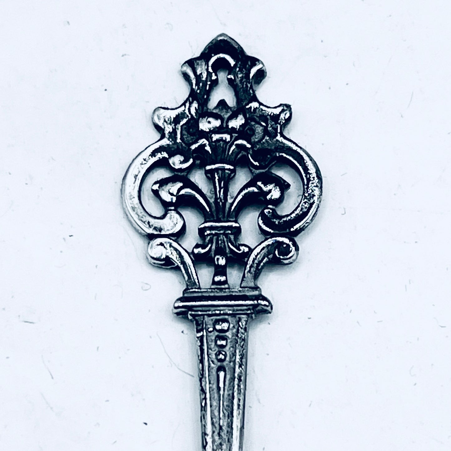 Anello Artigianale CONCHIGLIA REGALE Mod. INTERO  Realizzato con intero Antico Cucchiaino in Argento (Prima Metà del ’900)