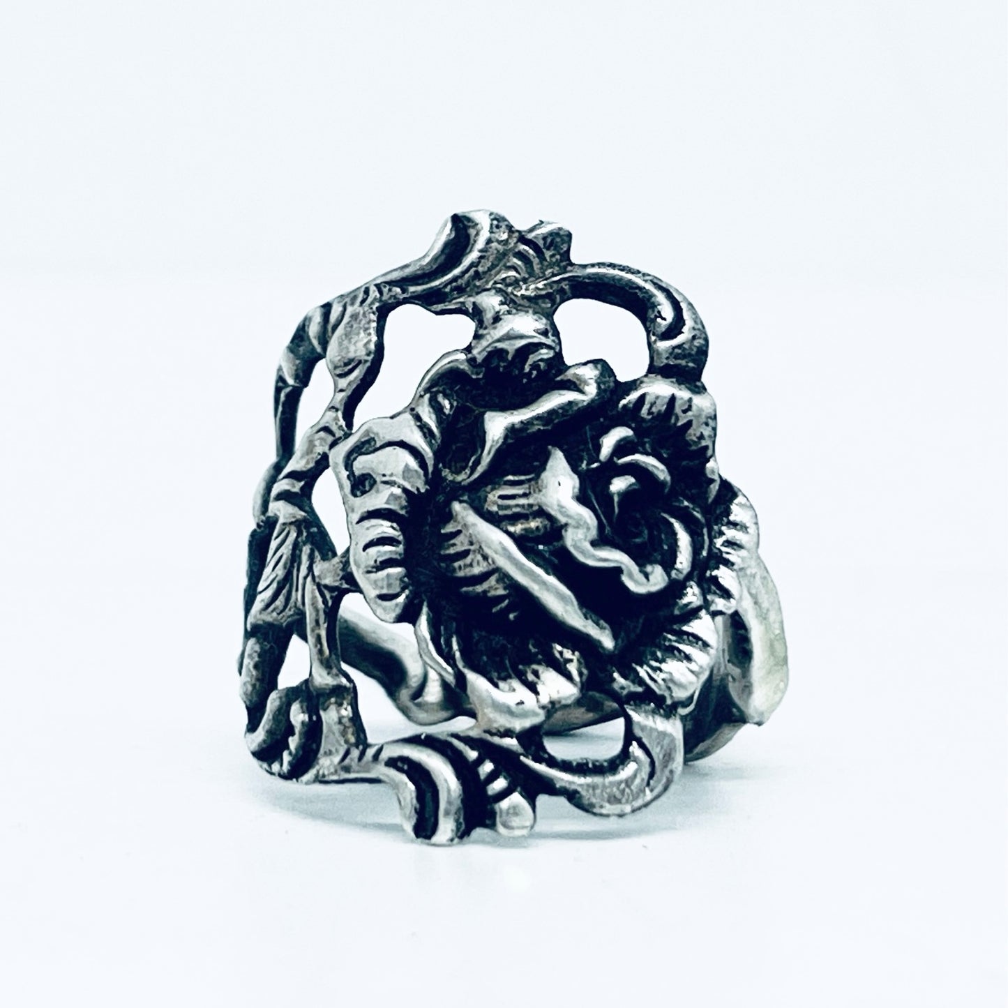 Anello Artigianale ROSA DI HILDESCHEIM Mod. FASCIONA  Realizzato con Antica posata in Argento (Prima Metà del ’900)