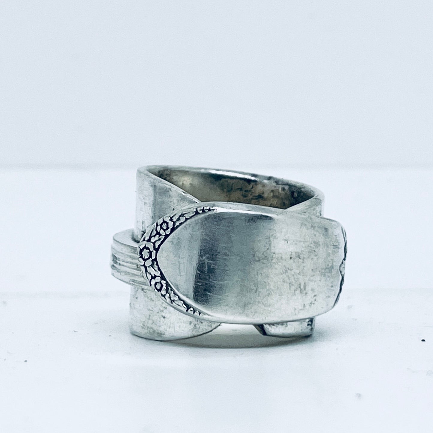 Anello Artigianale Mod. SPALMABURRO  Realizzato con intero Antico Cucchiaino in Argento (Prima Metà del ’900)