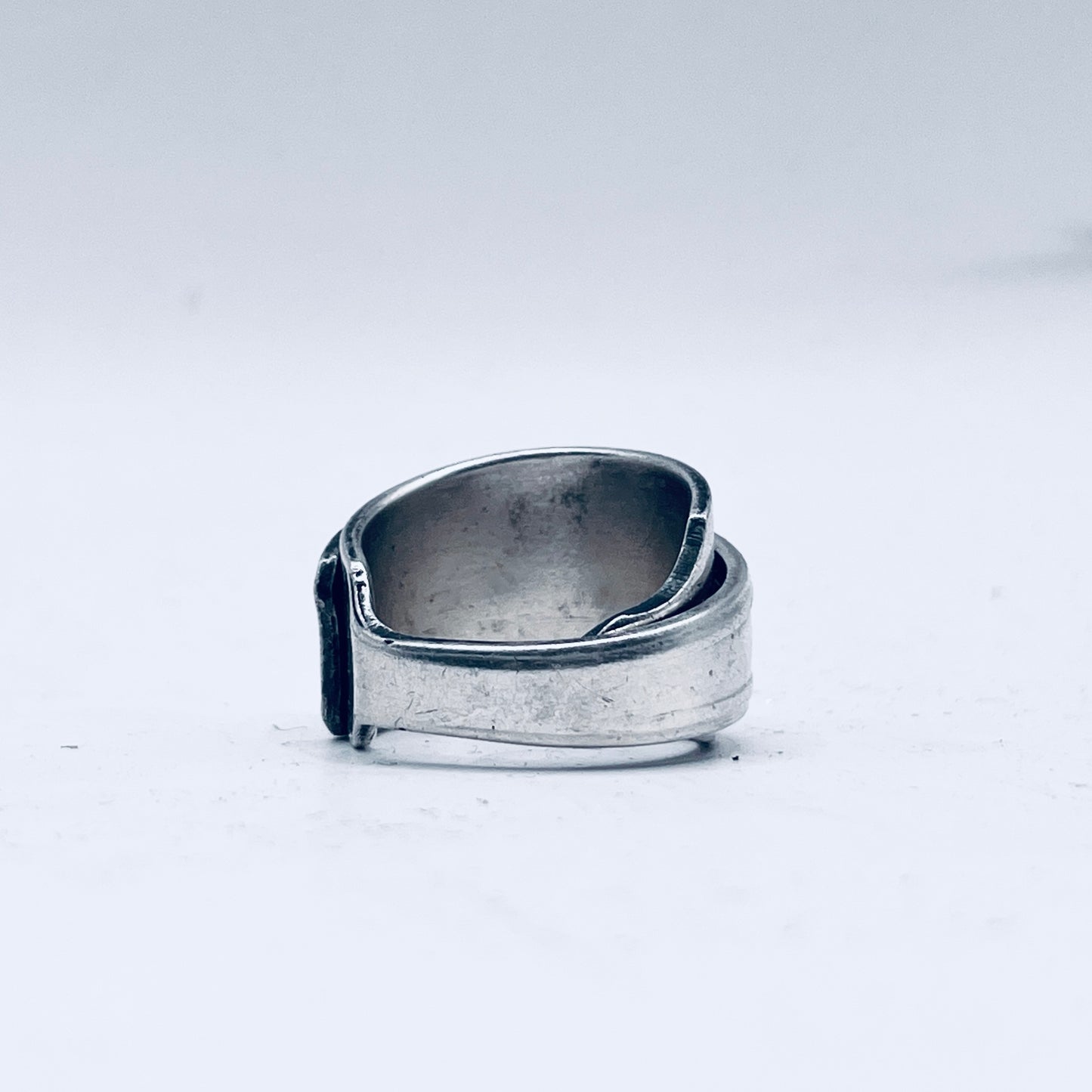 Anello Artigianale SPALMABURRO  Mod. INTERO  Realizzato con Antica posata in Argento (Prima Metà del ’900)