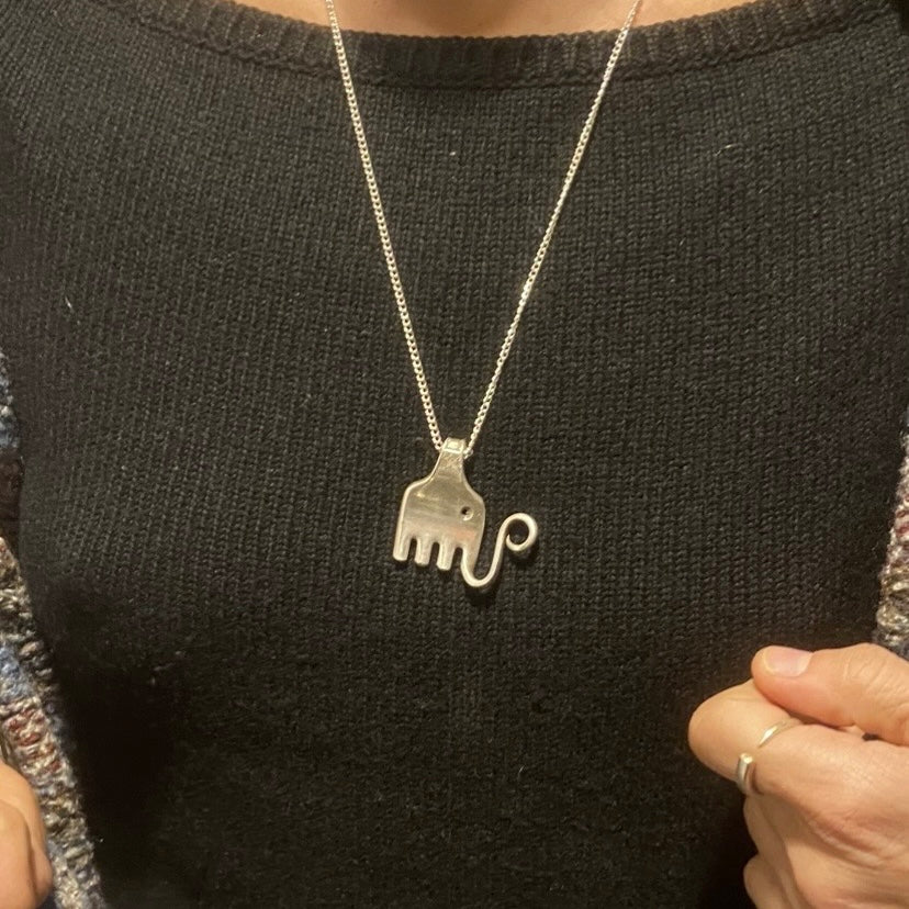 Pendente Artigianale Mod. ELEFANTE Realizzato con Antica Posata in Argento (Prima Metà del ’900)