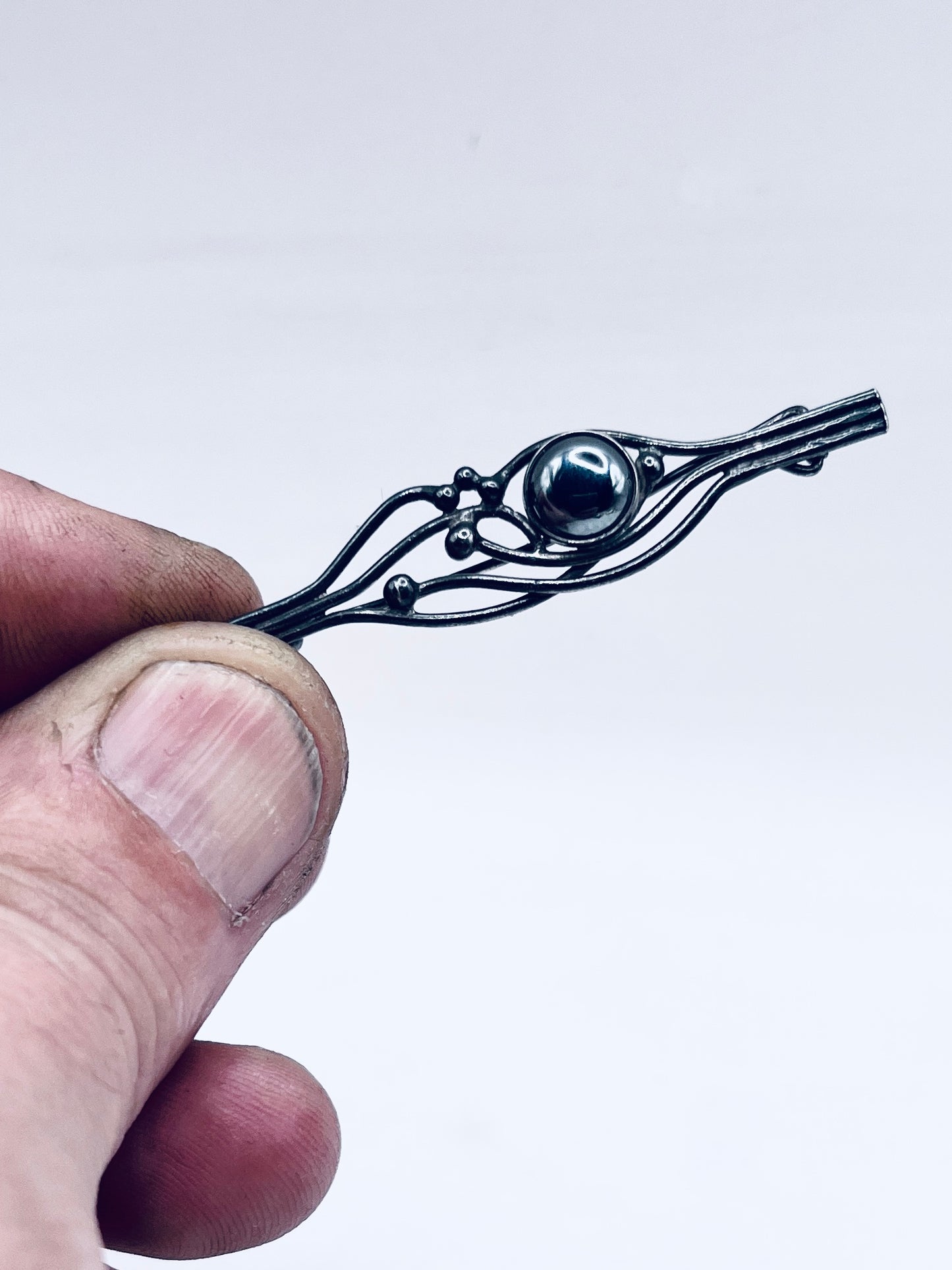 Anello Artigianale SPILLA RADICI Mod. SPILLA CON EMATITE Realizzato con Antica spilla in Argento (Prima Metà del ’900)