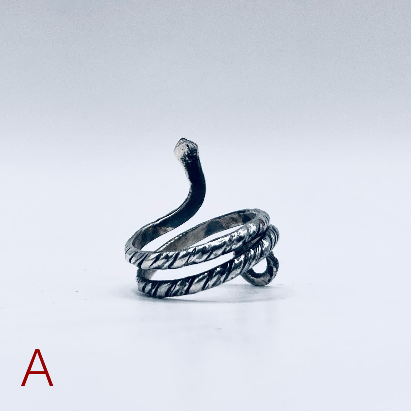Anello Artigianale SERPENTE Realizzato con parte di Antico porta tovagliolo in Argento (Prima Metà del ’900)