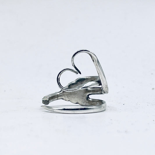Anello Artigianale Mod. FORCHETTINA CUORE DELICATO Realizzato con parte di antica forchettina in Argento (Prima Metà del ’900)