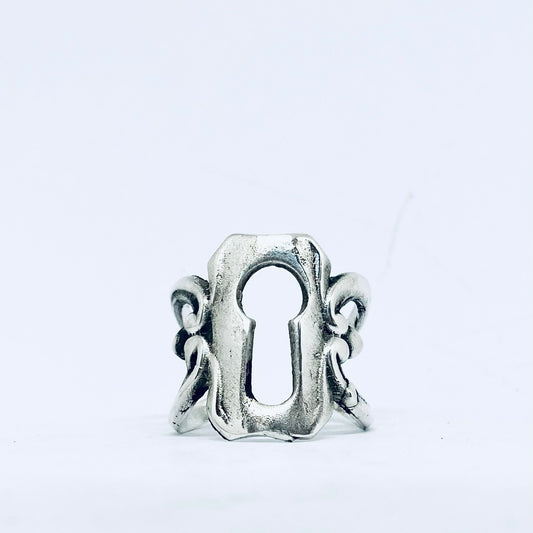 Anello Artigianale “SERRATURA RETTANGOLO” Realizzato con serratura in Argento (Prima Metà del ’900)