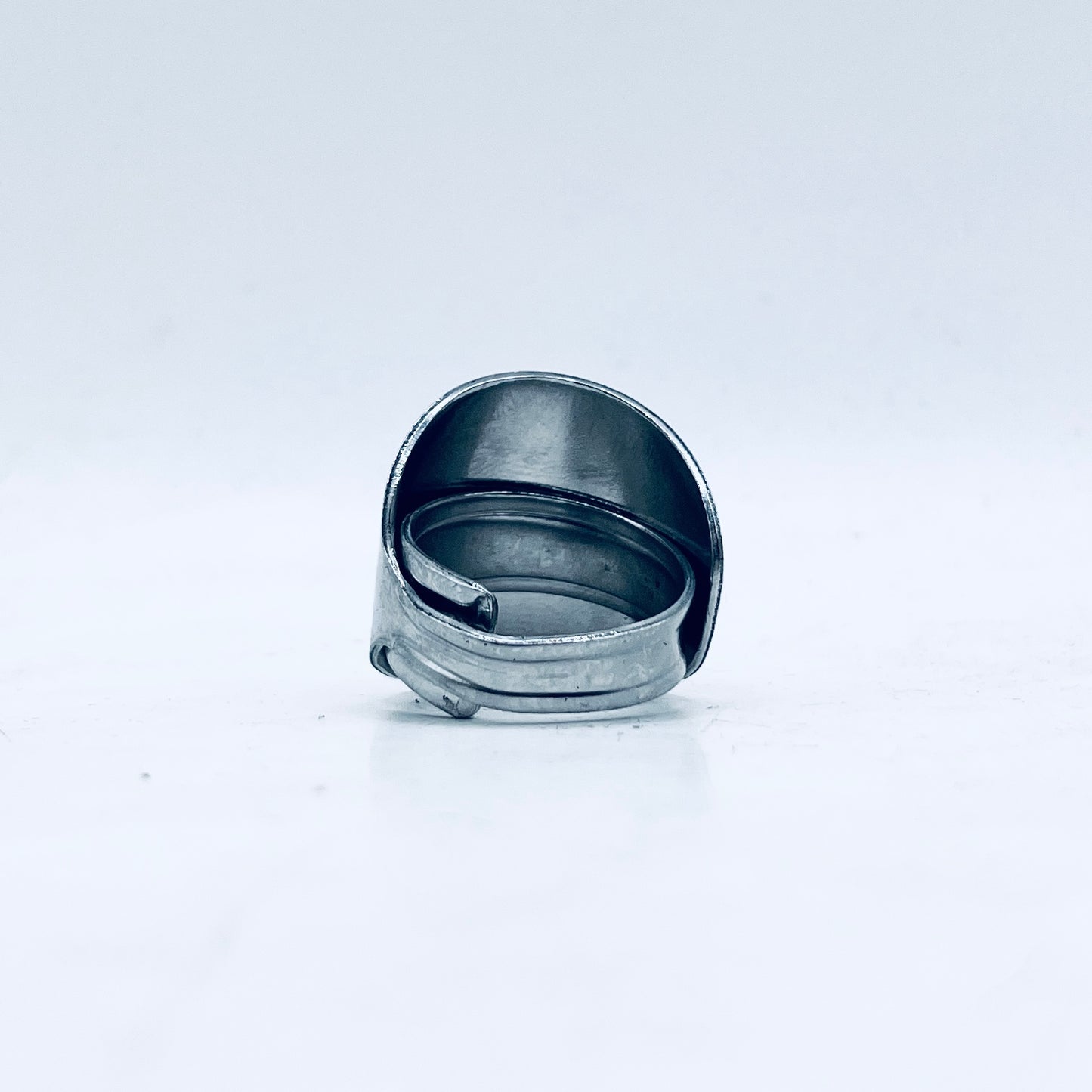 Anello Artigianale Mod. INTERO MANICO SOTTO  Realizzato con intero Cucchiaino in ACCIAIO