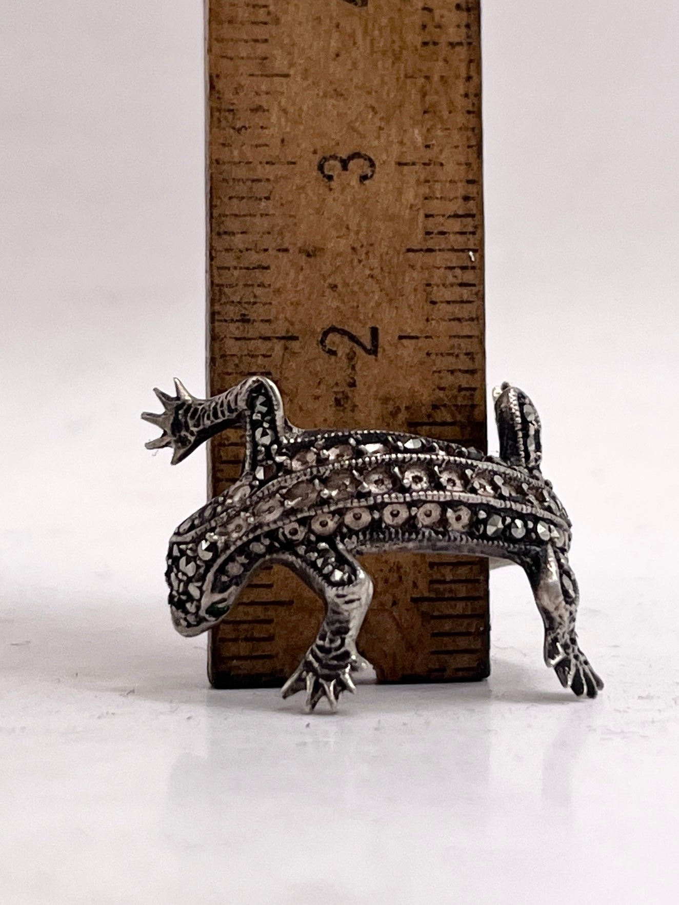 Anello Artigianale SPILLA GECKO Mod. SPILLA CON MARCASSITI Realizzato con Antica spilla in Argento (Prima Metà del ’900)