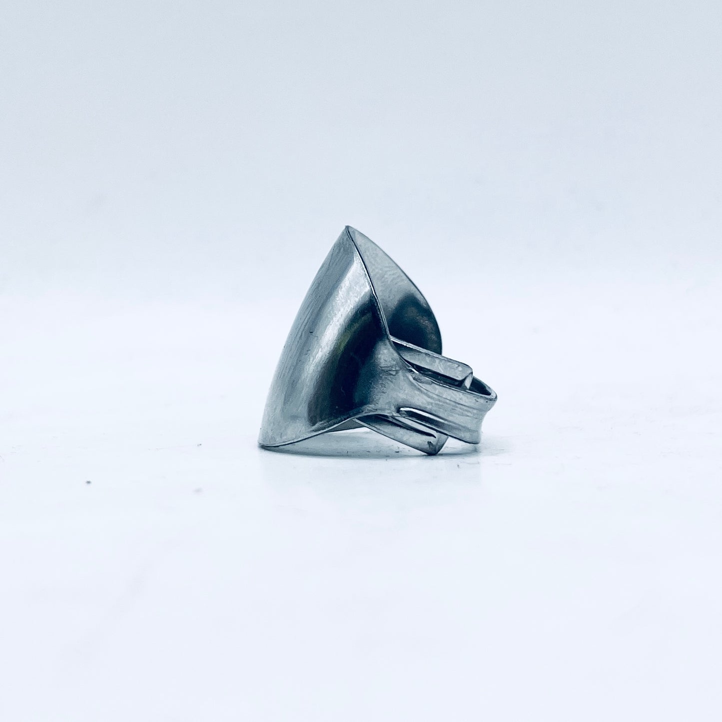Anello Artigianale Mod. INTERO MANICO SOTTO  Realizzato con intero Cucchiaino in ACCIAIO