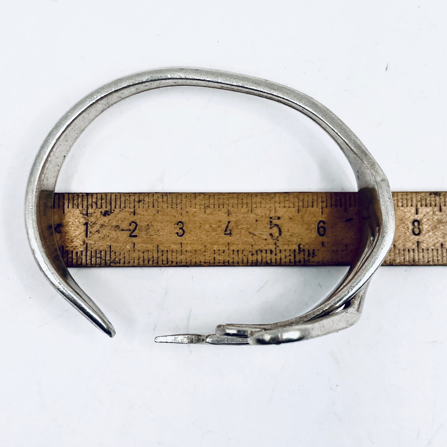 Bracciale Artigianale Mod. FORCHETTA  CUORE TRE REBBI Realizzato con Antica posata in lega d’argento (Prima Metà del ’900)