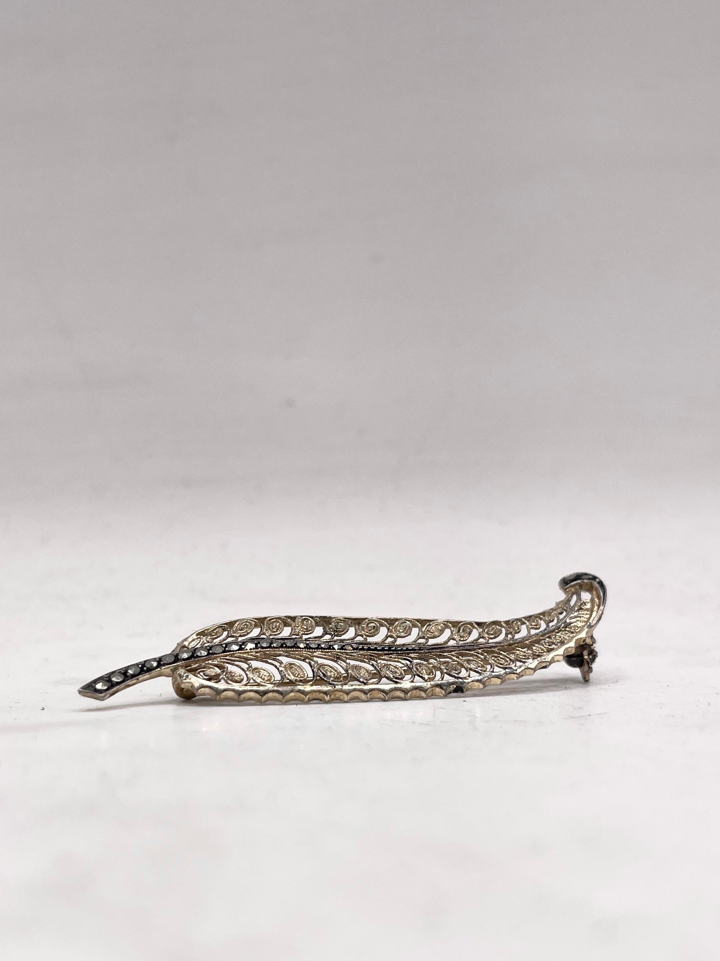 Anello Artigianale SPILLA FELCE Mod. SPILLA FILIGRANA e MARCASSITI Realizzato con Antica spilla in Argento (Prima Metà del ’900)