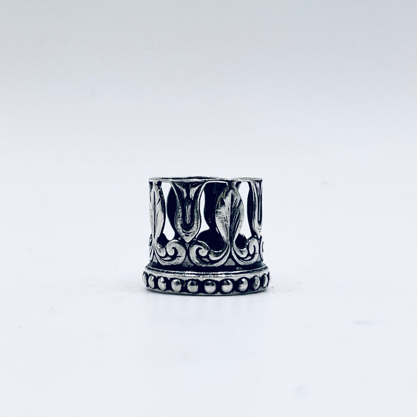 Anello Artigianale DECORI Mod. FASCIONE  Realizzato con Antica posata in Argento (Prima Metà del ’900) Misura 6