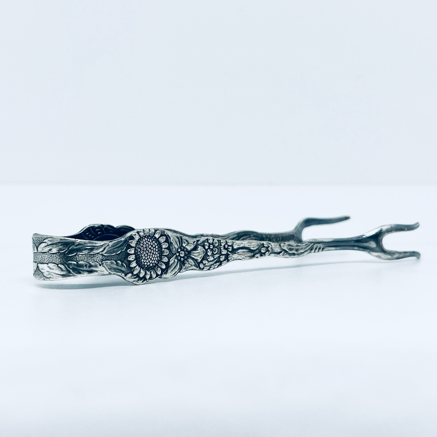 Bracciale Artigianale Mod. PINZETTA ZUCCHERO  Realizzato con Antica posata in Argento (Prima Metà del ’900)