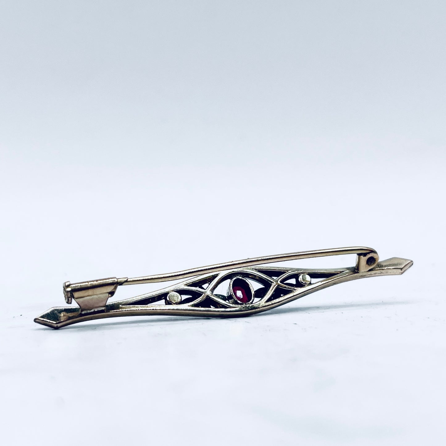 Anello Artigianale GRANATO 01 Mod. SPILLA Realizzato con Antica spilla in Argento (Prima Metà del ’900)