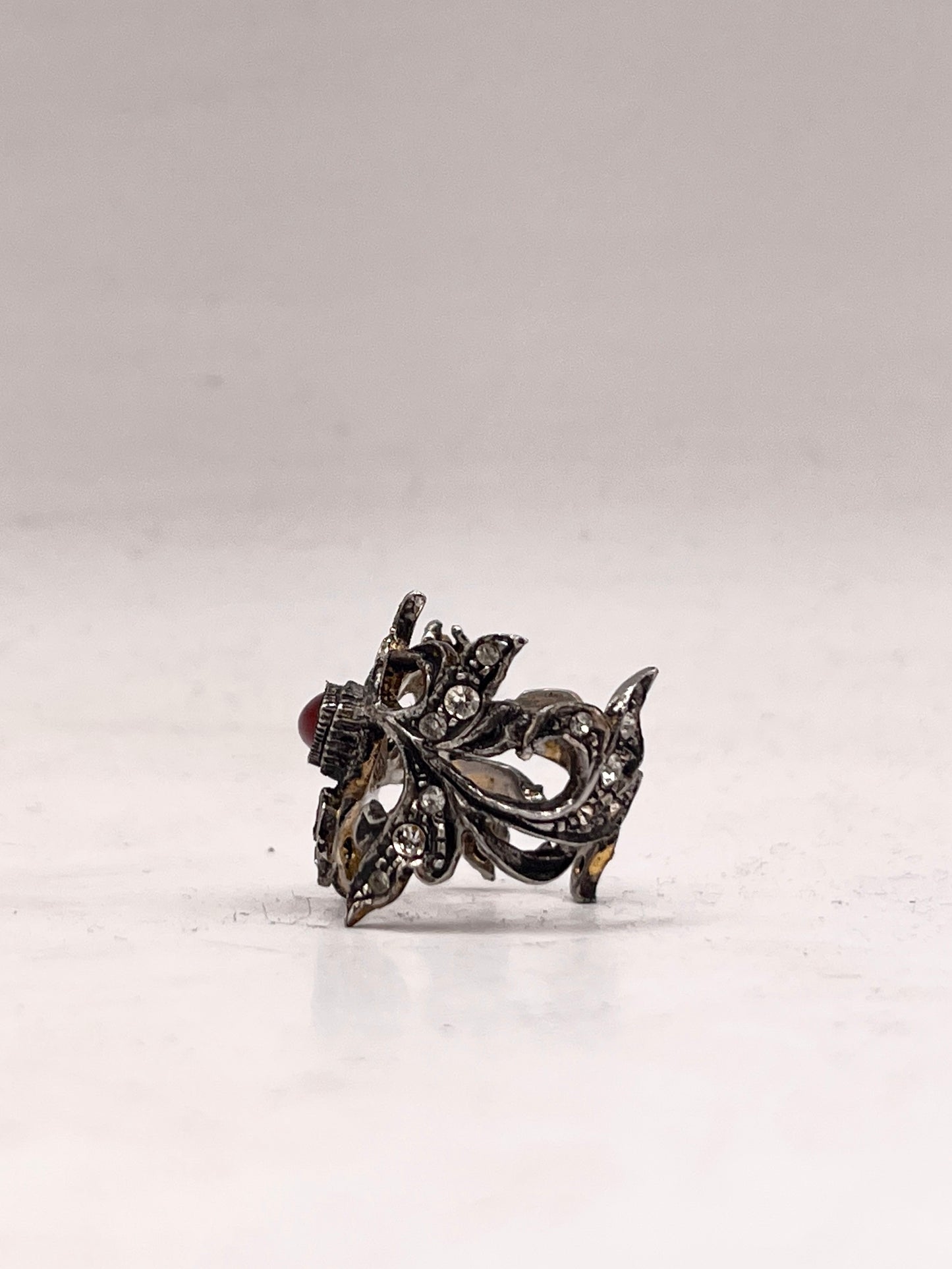 Anello Artigianale SPILLA FIAMMA Mod. SPILLA CORNIOLA Realizzato con Antica spilla in Argento (Prima Metà del ’900)