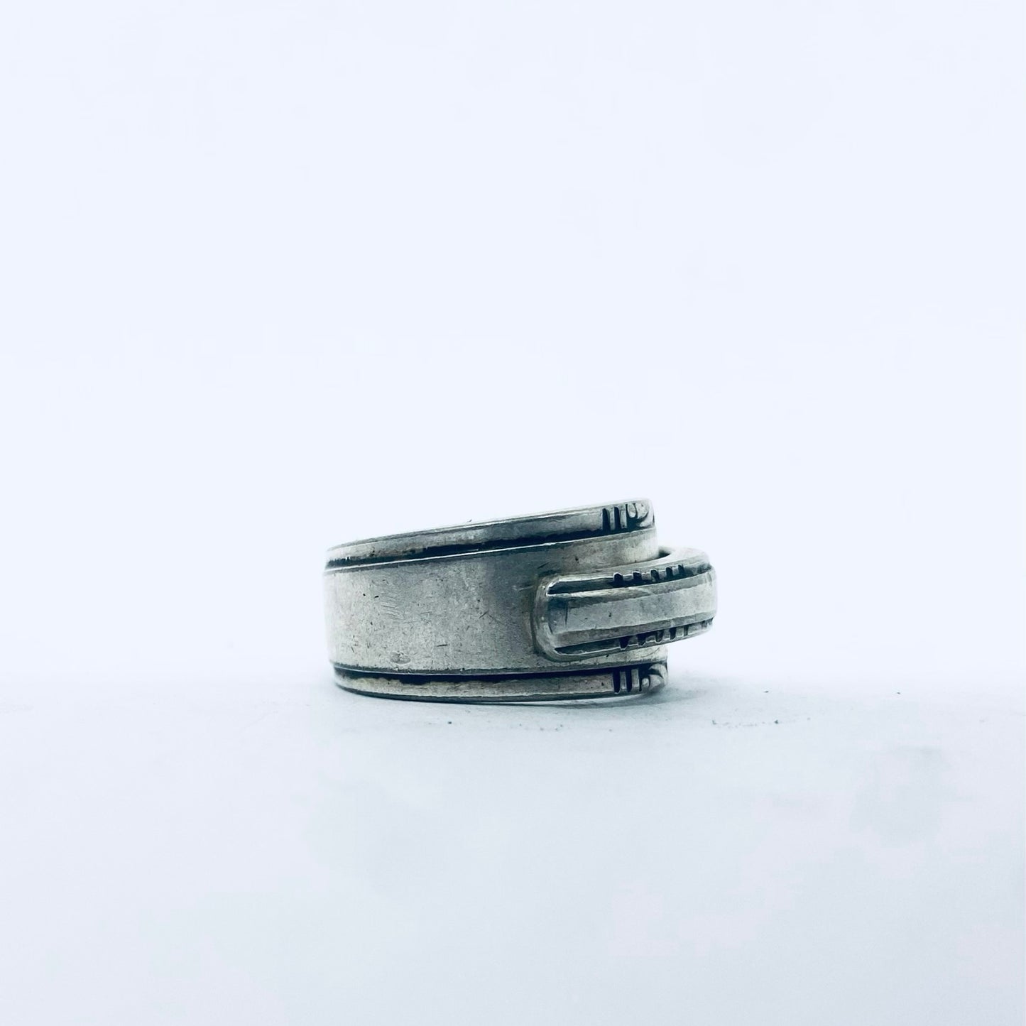 Anello Artigianale SOVRAPPOSTO Mod. CLASSICO  Realizzato con Antica posata in Argento (Prima Metà del ’900)