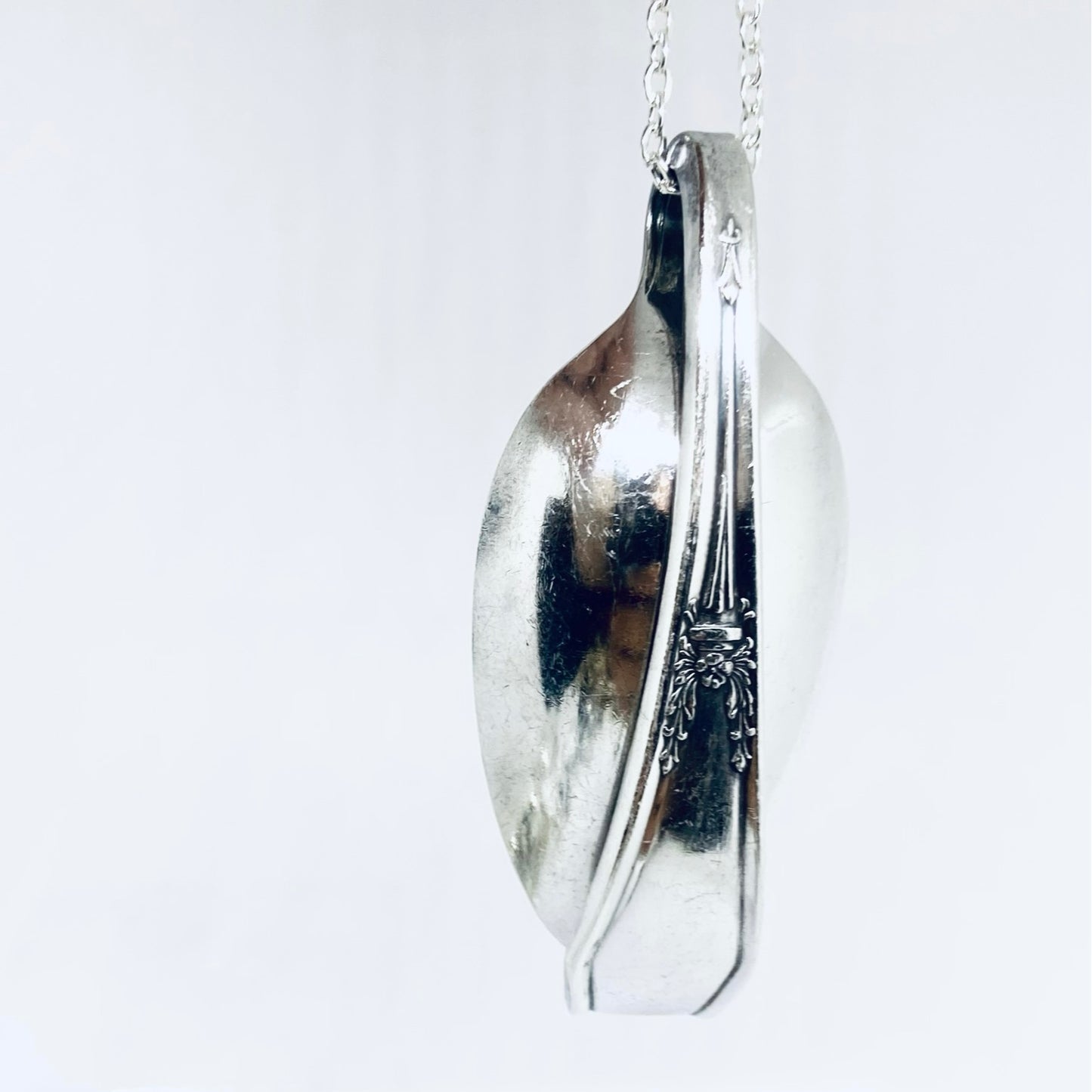 Pendente Artigianale Mod. INTERO Realizzato con Antica Posata in Argento (Prima Metà del ’900)