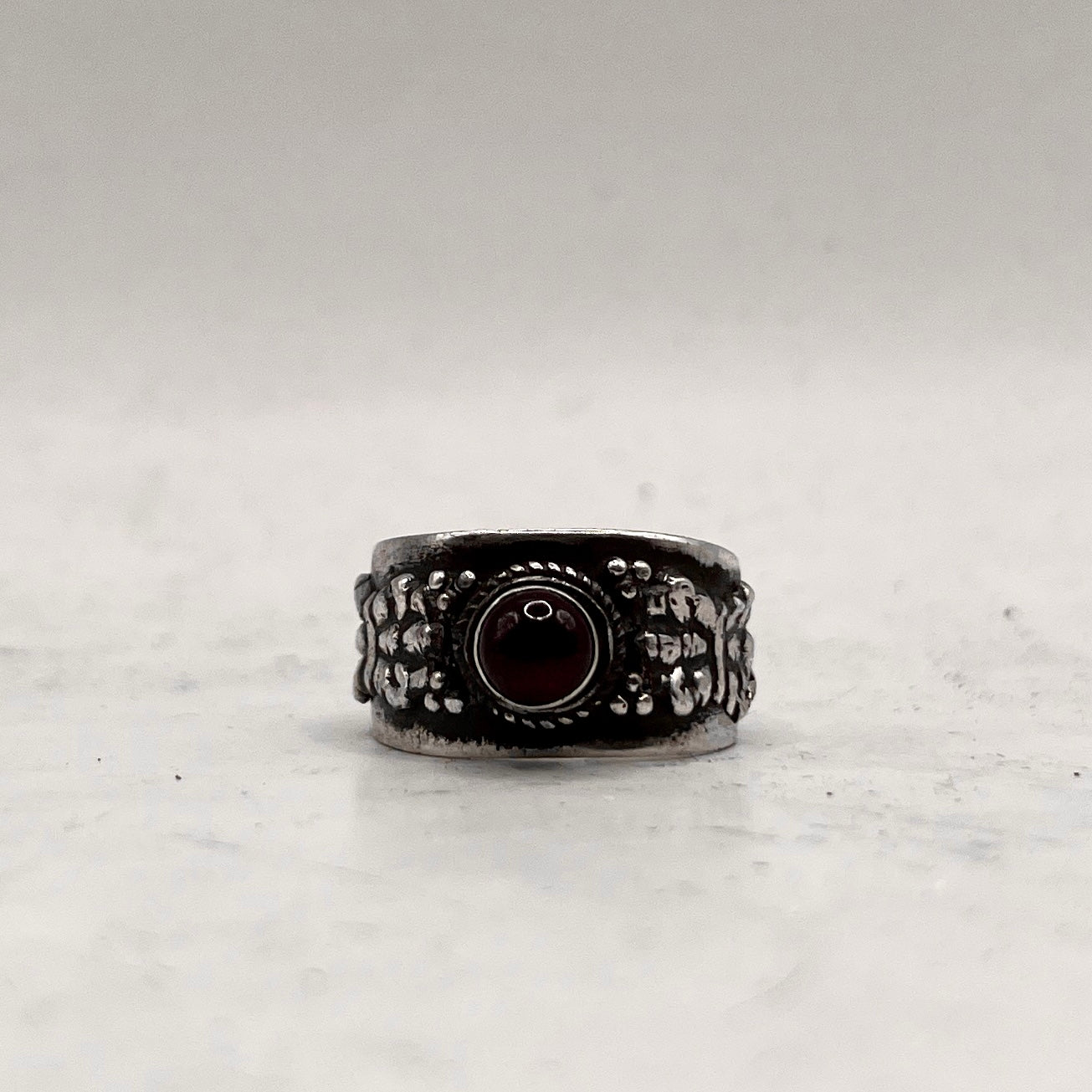 Anello Artigianale GRANATO 04 Mod. SPILLA Realizzato con Antica spilla in Argento (Prima Metà del ’900)