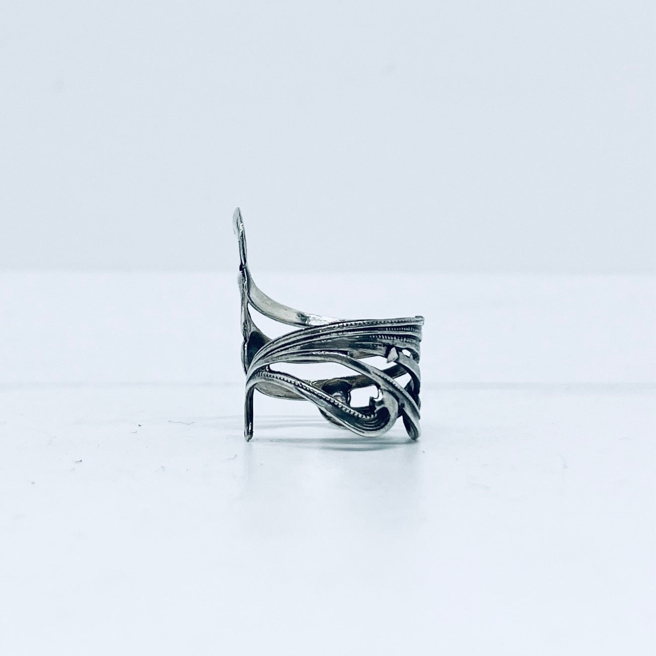 Anello Artigianale ONDA LIBERTY Mod. SPILLA Realizzato con Antica spilla in Argento (Prima Metà del ’900)