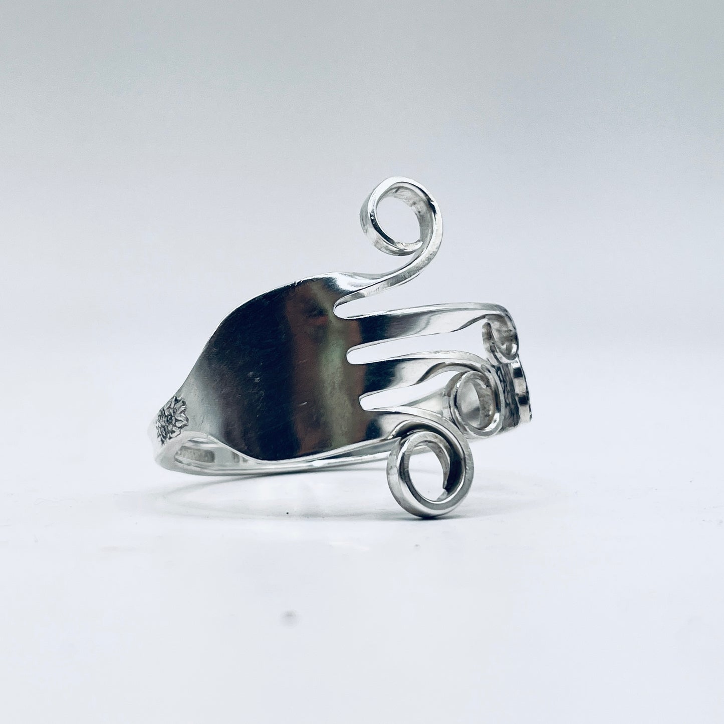 Bracciale Artigianale GIRASOLI Mod. FORCHETTA CUORE/CLASSICO Realizzato con Antica posata in lega d’argento (Prima Metà del ’900)