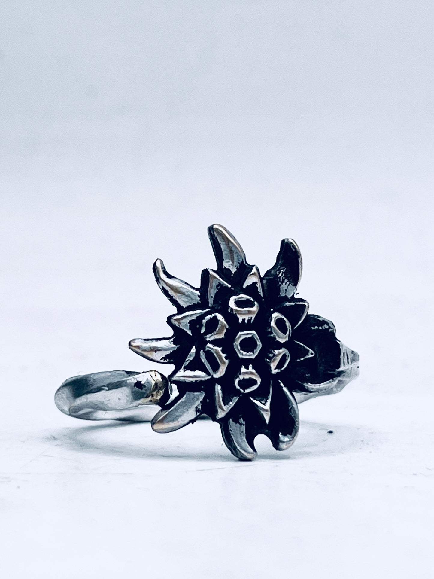Anello Artigianale STELLA ALPINA Mod. CLASSICO  Realizzato con intero Antico Cucchiaino in Argento 800(Prima Metà del ’900)