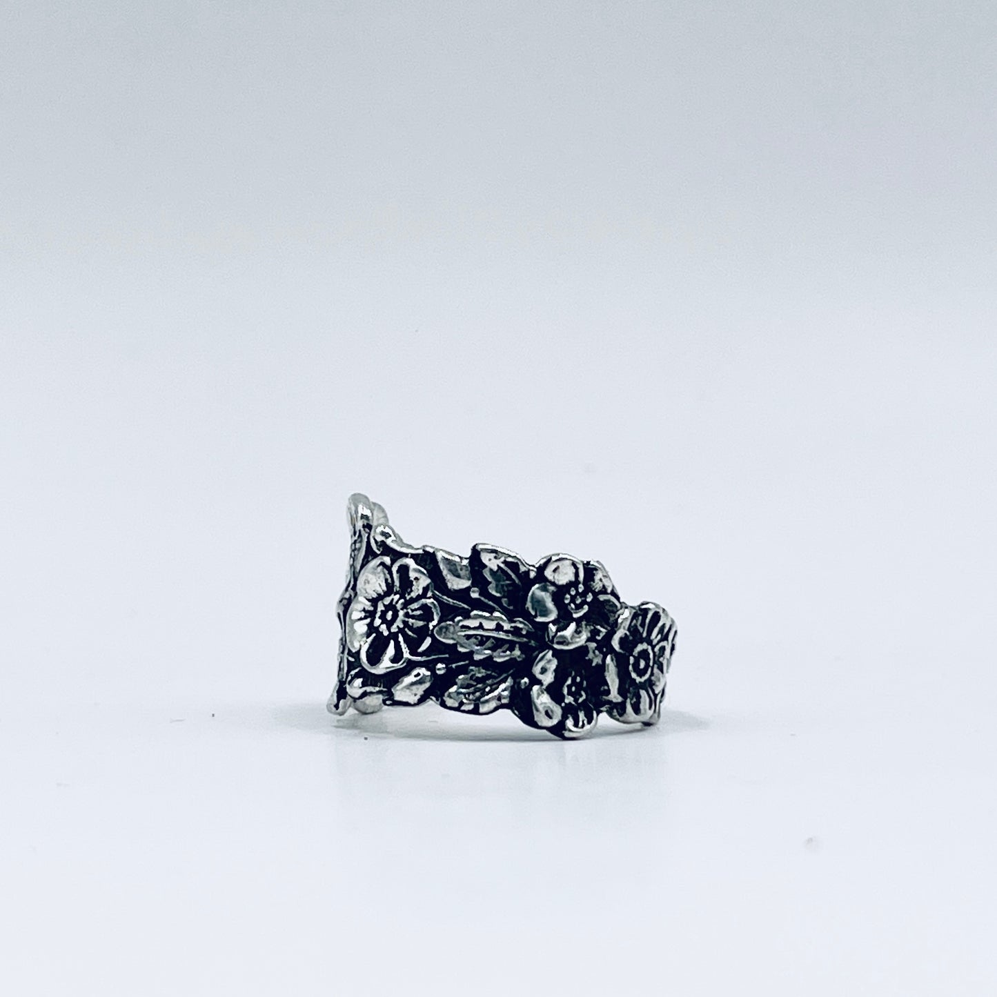 Anello Artigianale TEMPESTA DI FIORI Mod. CLASSICO/SPIRALE  Realizzato con Antica posata in Argento (Prima Metà del ’900)