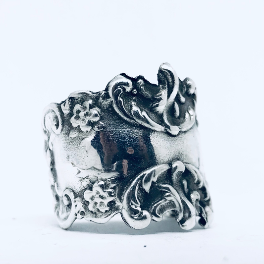 Anello Artigianale “BOCCHETTA SERRATURA ONDA” Realizzato con bocchetta serratura in Argento (Prima Metà del ’900)