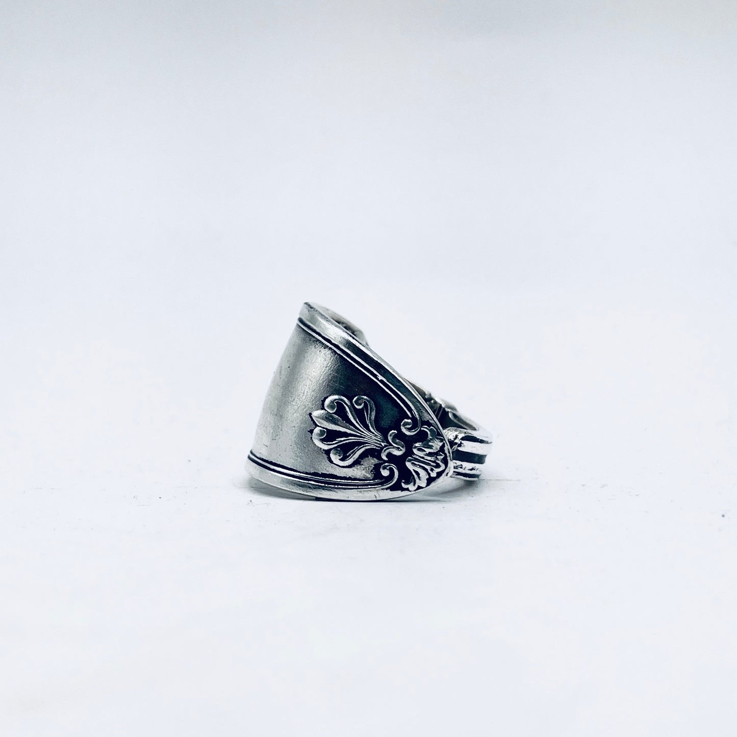 Anello Artigianale GIGLIO UOMO  Mod. CLASSICO  Realizzato con Antica posata in Argento (Prima Metà del ’900)