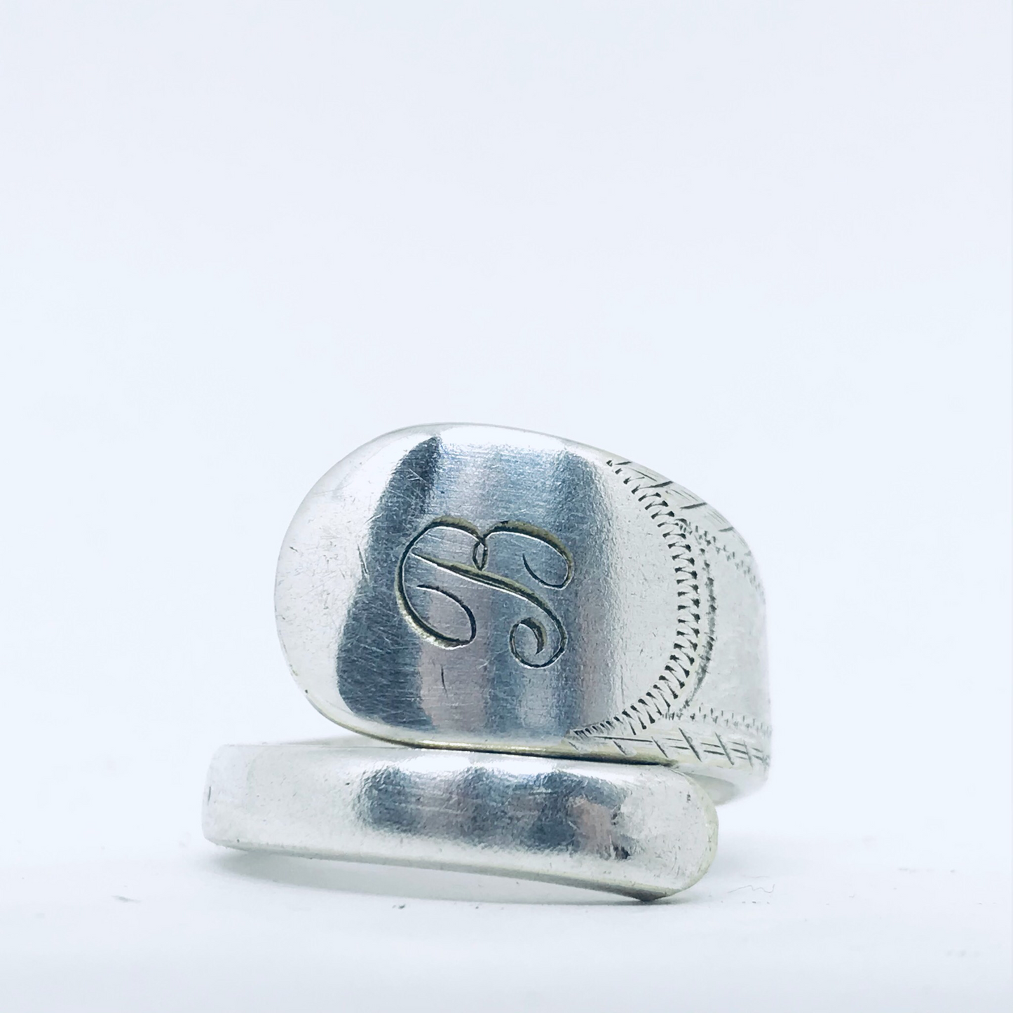 Anello Artigianale INIZIALE B Realizzato con Antica posata in Argento (Prima Metà del '900)