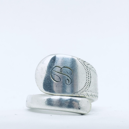 Anello Artigianale INIZIALE B Realizzato con Antica posata in Argento (Prima Metà del '900)