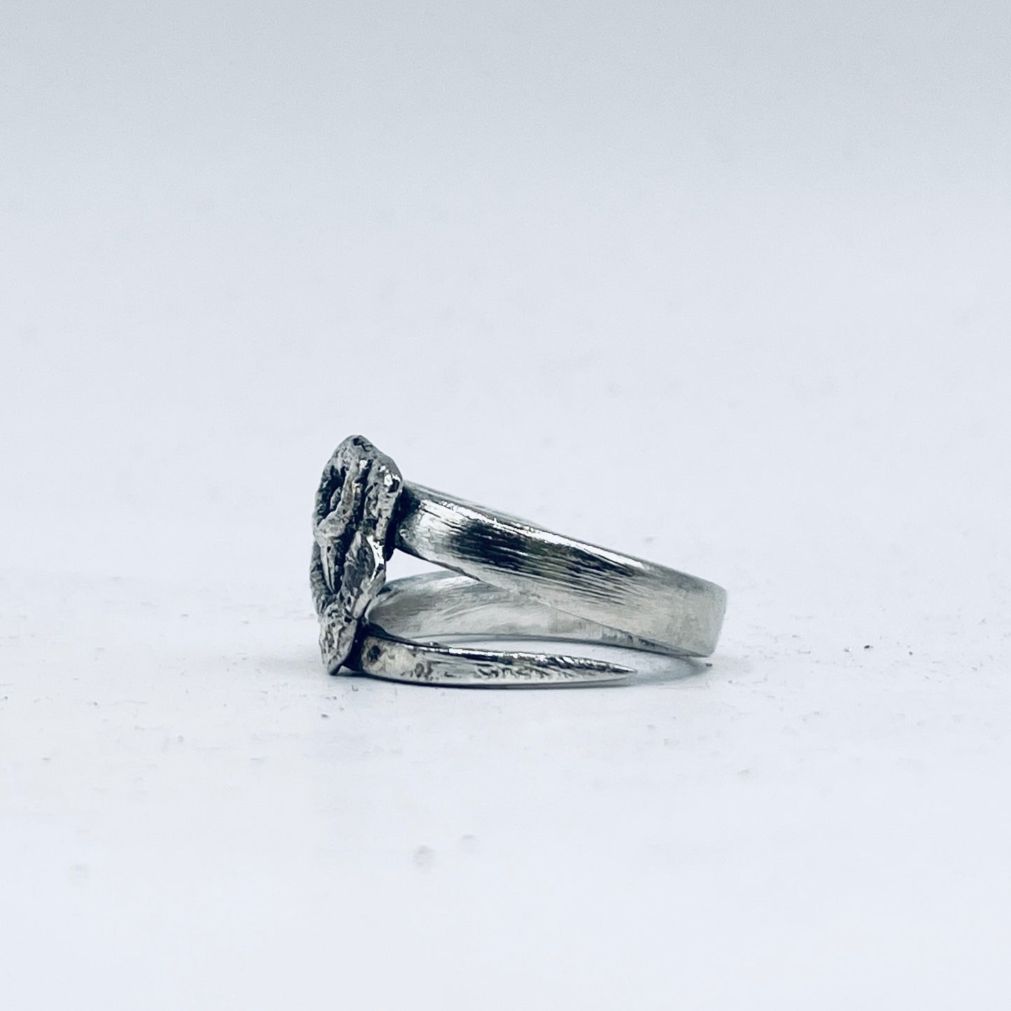 Anello Artigianale NARCISO Mod. DOPPIO REBBIO Realizzato con Antica posata in Argento (Prima Metà del ’900)