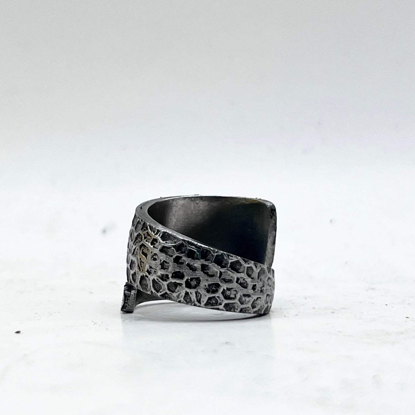Anello Artigianale Mod. CLASSICO/SPIRALE/SOVRAPPOSTO PITONATO  Realizzato con Forchettina in ACCIAIO
