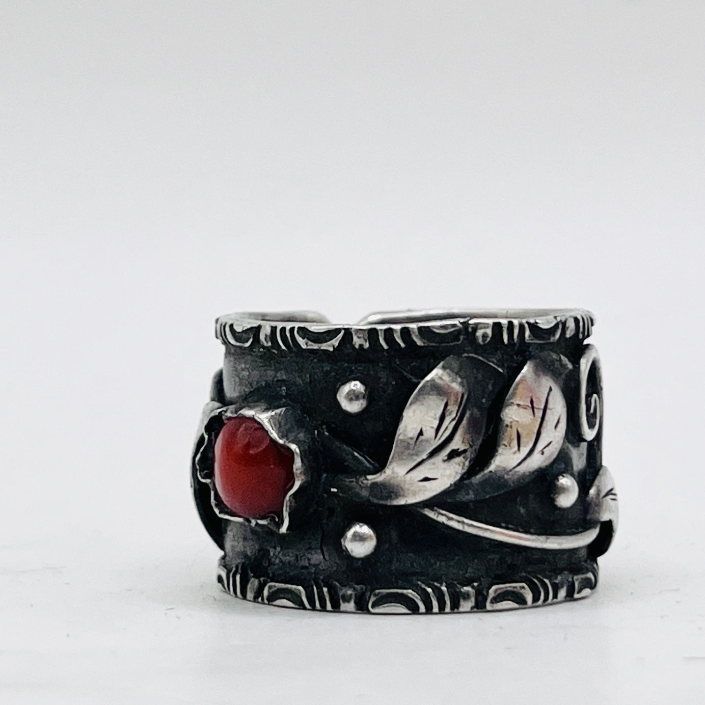 Anello Artigianale SPILLA CORALLO Mod. SPILLA Realizzato con Antica spilla in Argento (Prima Metà del ’900)